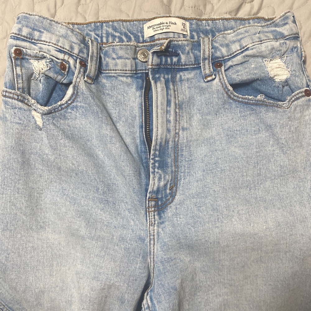 A&F Ultra High Rise Ankle Straight Jean
